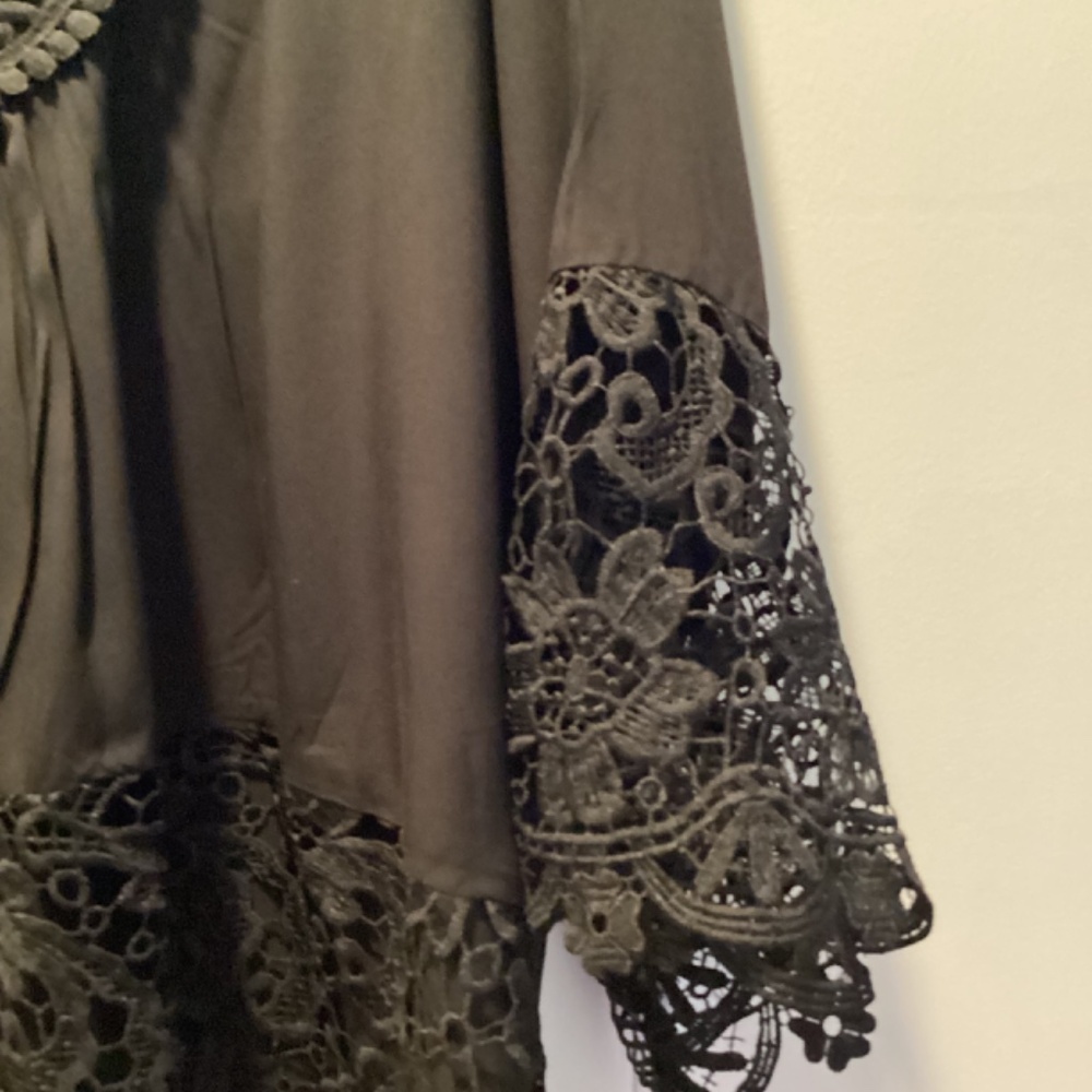 SoTeer V Neck Loose Top Flare Sleeve Lace Splice Blouse - Picture 7 of 8